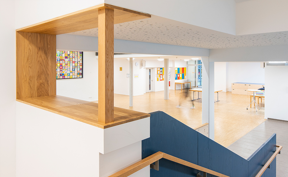 Innenperspektive Aula Erweiterung und Sanierung Grundschule Petershausen