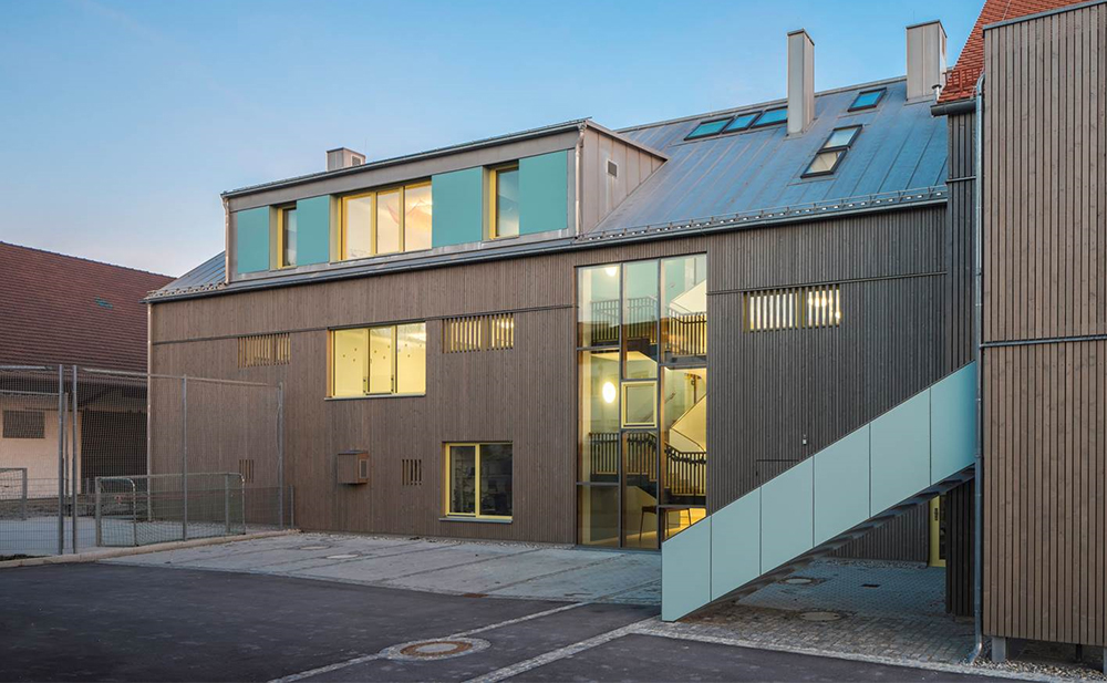 Außenperspektive Fassade Hort und Kindergarten in Dachau